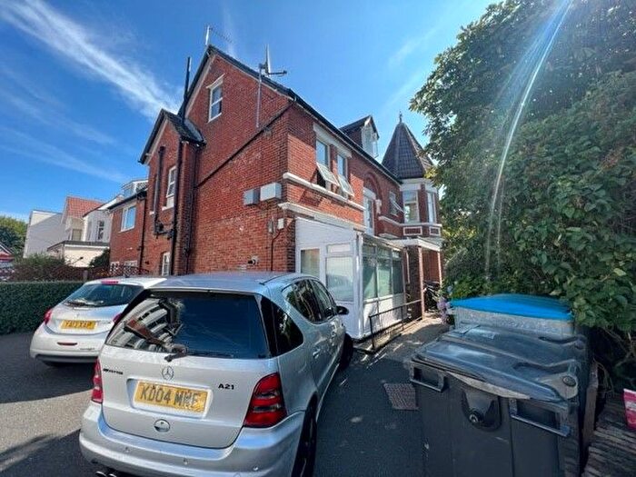 Studio To Rent In Sea Road, Boscombe, Bournemouth, BH5