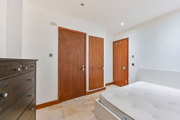 1 Bedroom Property To Rent In Bell Street, Marylebone, London, NW1