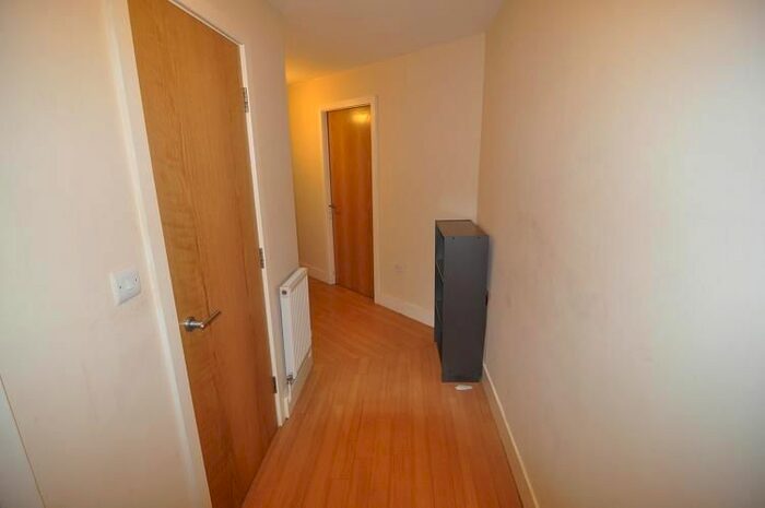 2 Bedroom Flat To Rent In East Parade, Bradford, BD1