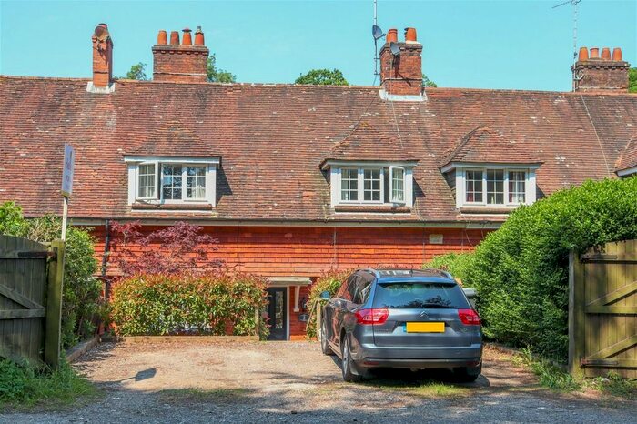 4 Bedroom Terraced House For Sale In Woodcote Manor Cottages, Bramdean, Alresford, SO24
