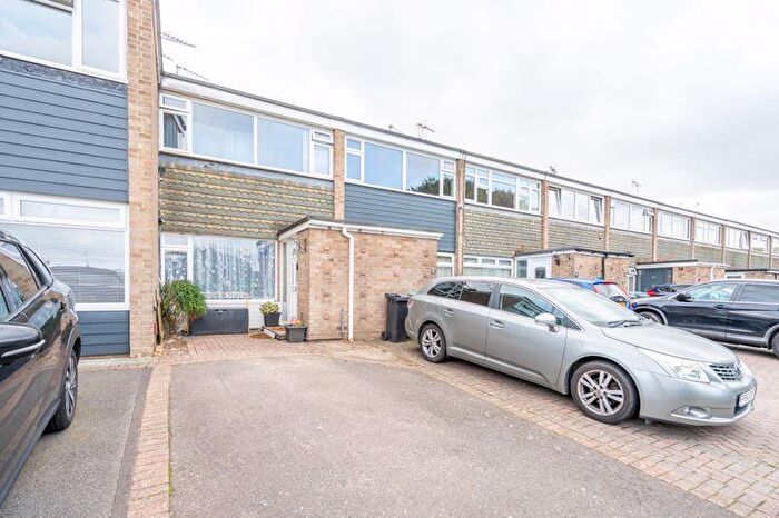 3 Bedroom Terraced House For Sale In Laburnum Grove, PO22