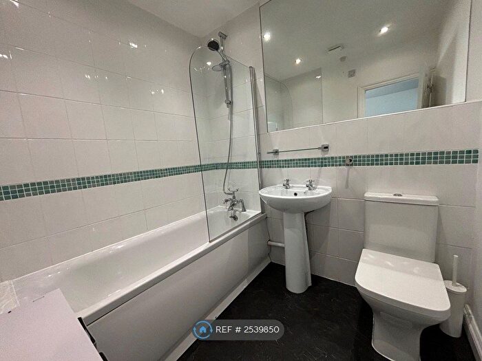 2 Bedroom Flat To Rent In Clive Street, Cardiff, CF11
