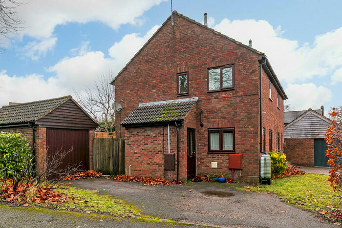 3 Bedroom Semi-Detached House To Rent In Lark Hill Rise, Winchester, SO22