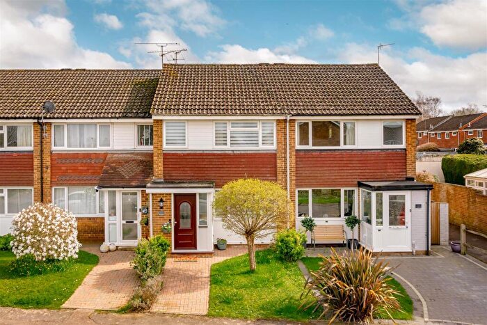 3 Bedroom Terraced House For Sale In Beech Road, Horsham, RH12