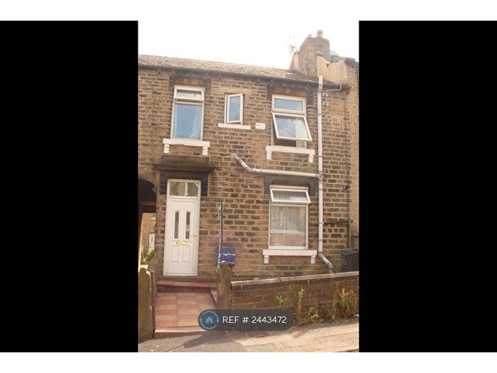 2 Bedroom Terraced House To Rent In College Street, Huddersfield, HD4