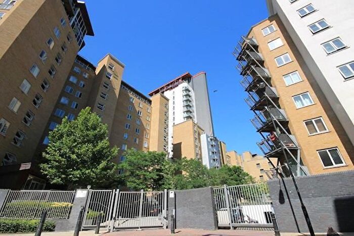 2 Bedroom Flat To Rent In Naxos Building, Hutchings Street, Canary Wharf, London, E14
