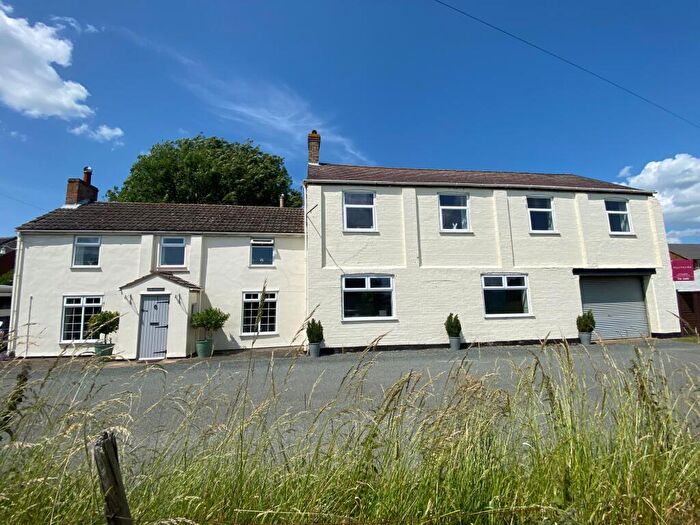 4 Bedroom Detached House For Sale In Back Bank, Whaplode Drove, Spalding, PE12