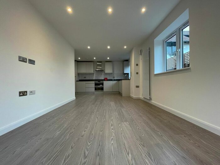 2 Bedroom Flat To Rent In Widford Road, Chelmsford, CM2