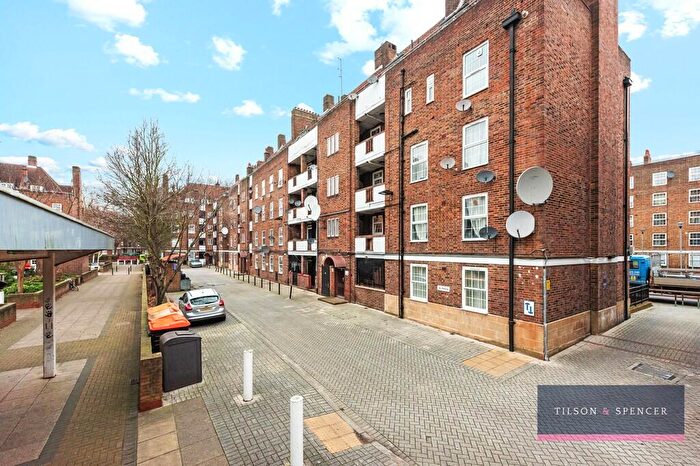 2 Bedroom Apartment For Sale In Wicklow House, Stamford Hill, N16