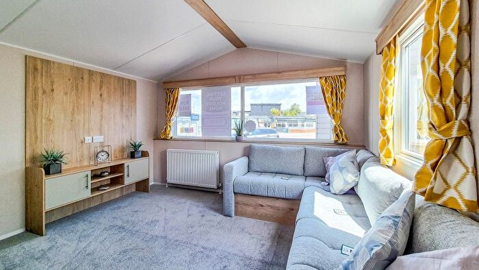 2 Bedroom Mobile/park Home For Sale In Pett Level Road, Winchelsea, TN36