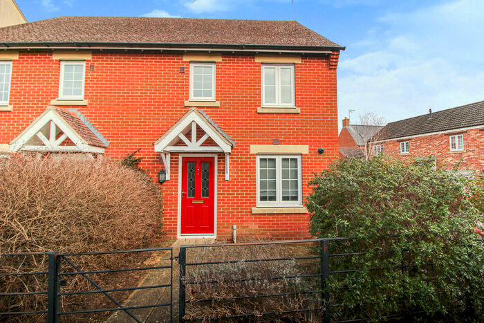 3 Bedroom Semi-Detached House To Rent In Milbury Walk, Haydon End, Swindon, SN25