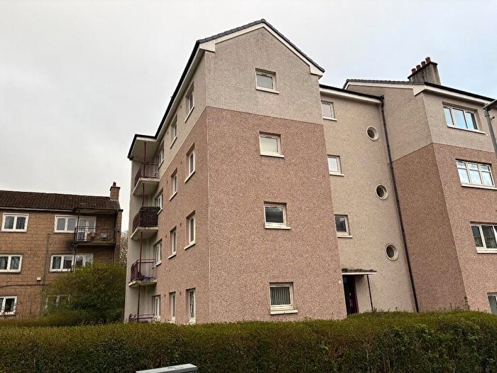 3 Bedroom Flat To Rent In Banchory Avenue, Glasgow, G43