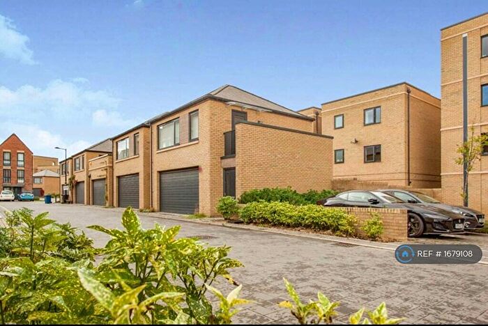 5 Bedroom Detached House To Rent In Osprey Drive, Trumpington, Cambridge, CB2
