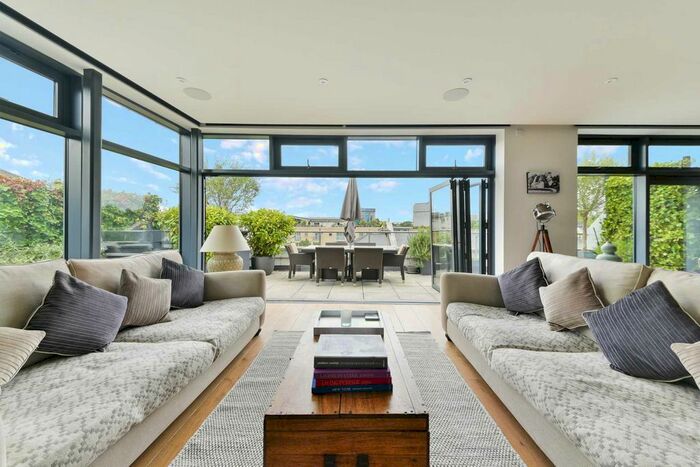 2 Bedroom Flat To Rent In The Market Building, Market Place, Brentford, TW8