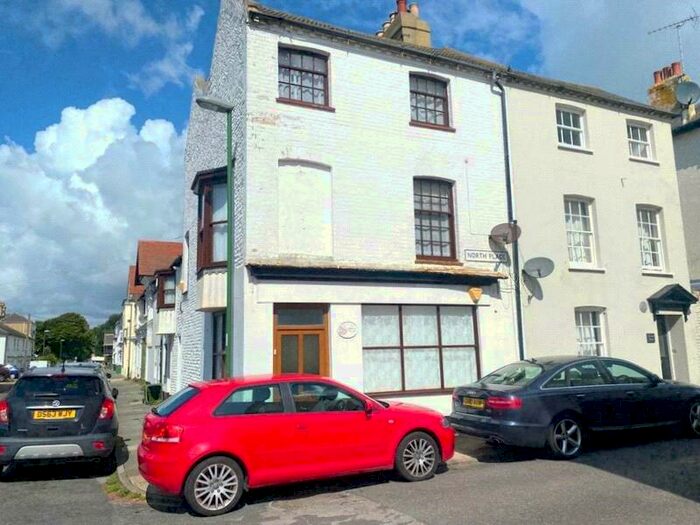 2 Bedroom House To Rent In North Place, Littlehampton, West Sussex, BN17