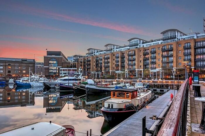 2 Bedroom Flat To Rent In Merganser Court, Star Place, Wapping, St Katherines Dock, London, E1W