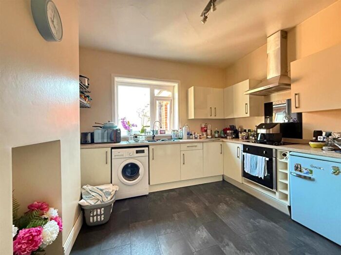 3 Bedroom Maisonette To Rent In Haven Road, Canford Cliffs, BH13
