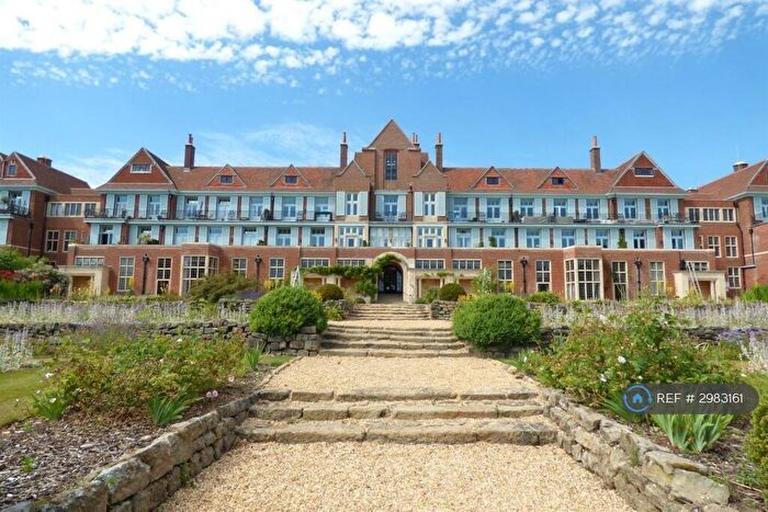 1 Bedroom Flat To Rent In Kings Drive, Midhurst, GU29