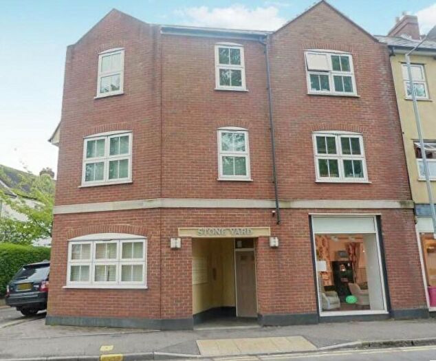 2 Bedroom Apartment To Rent In Western Road, Brentwood, Essex, CM14