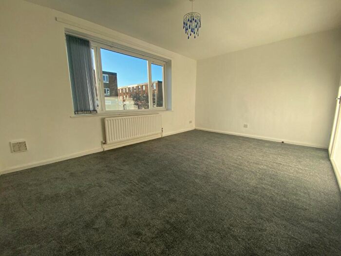5 Bedroom Terraced House To Rent In Darwin Walk, Northampton, NN5