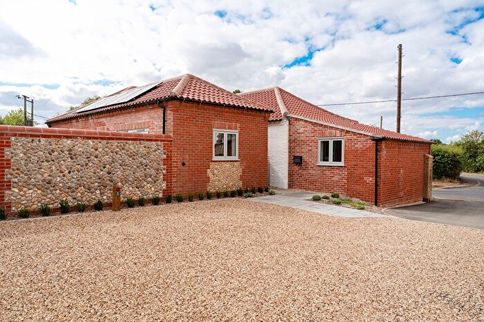 4 Bedroom Barn Conversion For Sale In Lower Farm Mews, Tittleshall, PE32