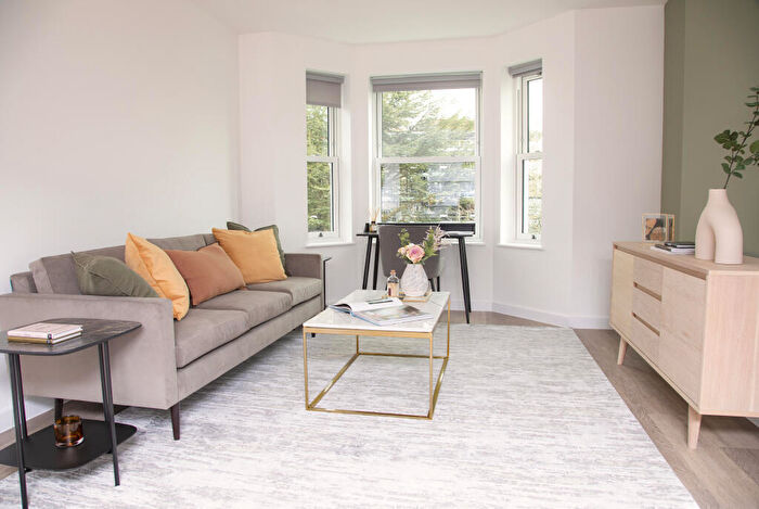 2 Bedroom Apartment To Rent In Old Market Place, Farnham, Surrey, GU9