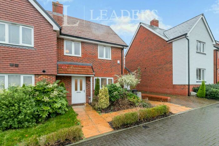 4 Bedroom Semi-Detached House To Rent In Stone Cross, BN24