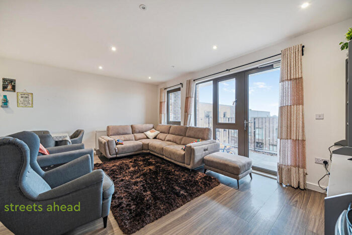 2 Bedroom Apartment For Sale In Purley Way, Croydon, CR0