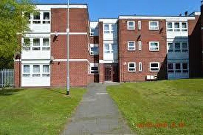 2 Bedroom Flat To Rent In Thorhill Gardens, Barking, Essex, IG11