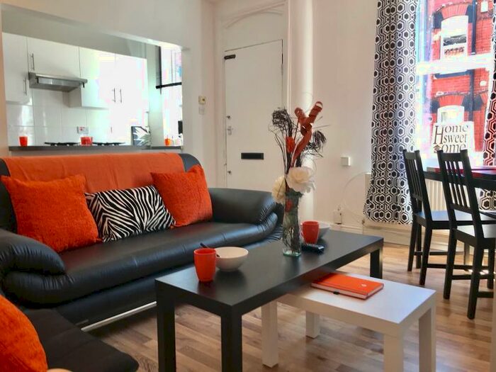 3 Bedroom End Of Terrace House To Rent In Granby Place, LS6