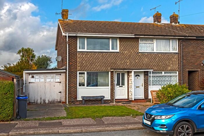 2 Bedroom End Terrace House For Sale In The Deneway, Sompting, Lancing, BN15