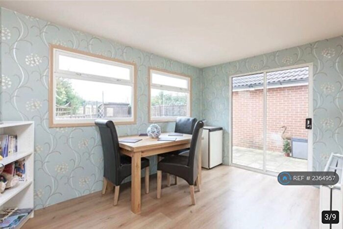 2 Bedroom End Of Terrace House To Rent In Foxglove Road, Romford, Rush Green, RM7