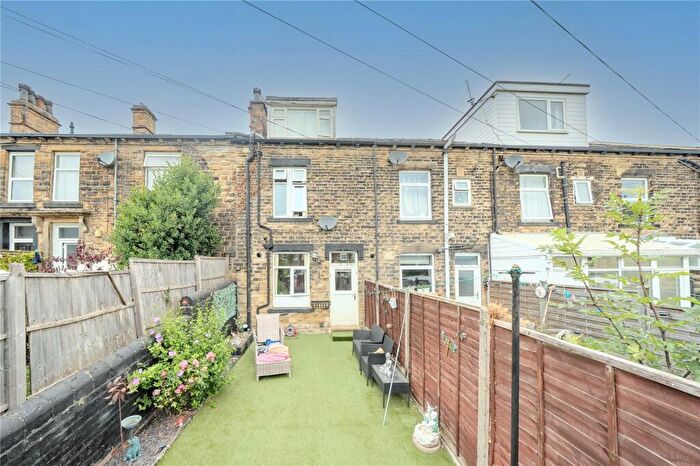 3 Bedroom Town House For Sale In Church Lane, Pudsey, West Yorkshire, LS28