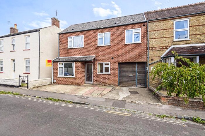 4 Bedroom End Of Terrace House For Sale In Gardiner Street, Headington, OX3