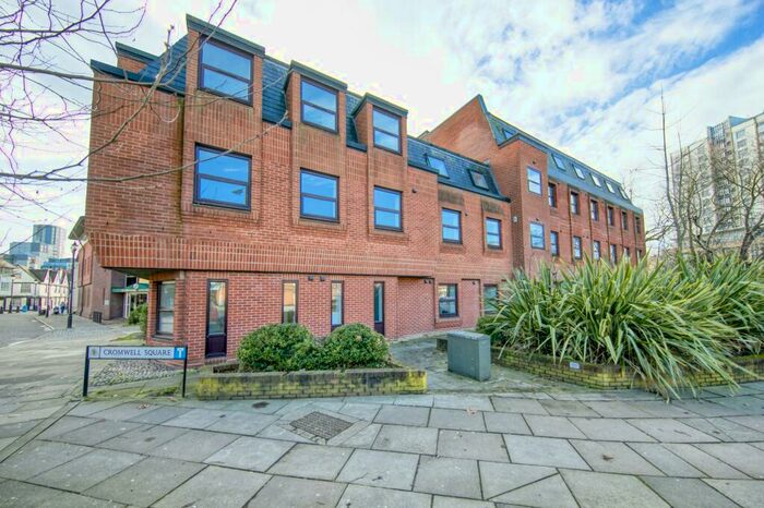 1 Bedroom Apartment To Rent In Cromwell Square, Ipswich, IP1
