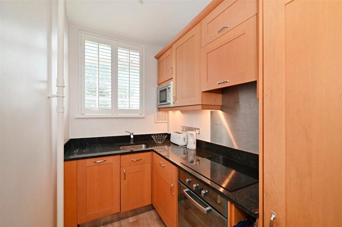 1 Bedroom Flat For Sale In Britten Street, Chelsea, SW3