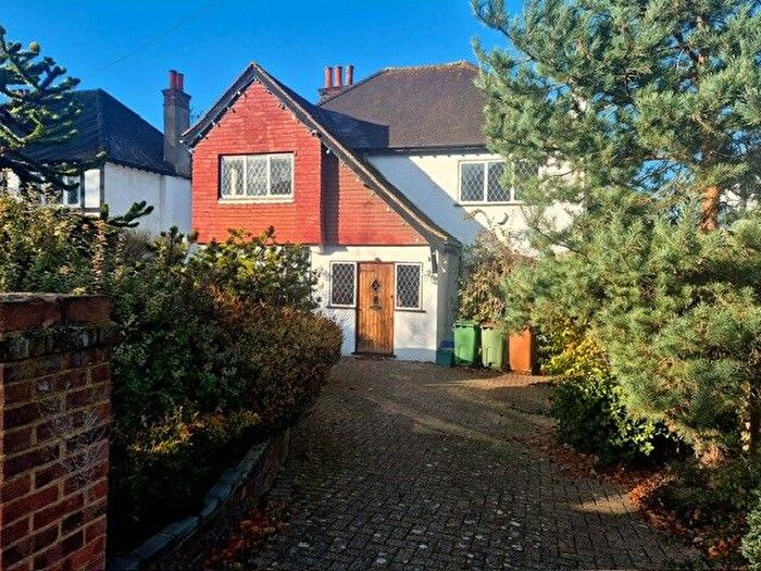 4 Bedroom Detached House For Sale In Buckingham Way, South Wallington, SM6