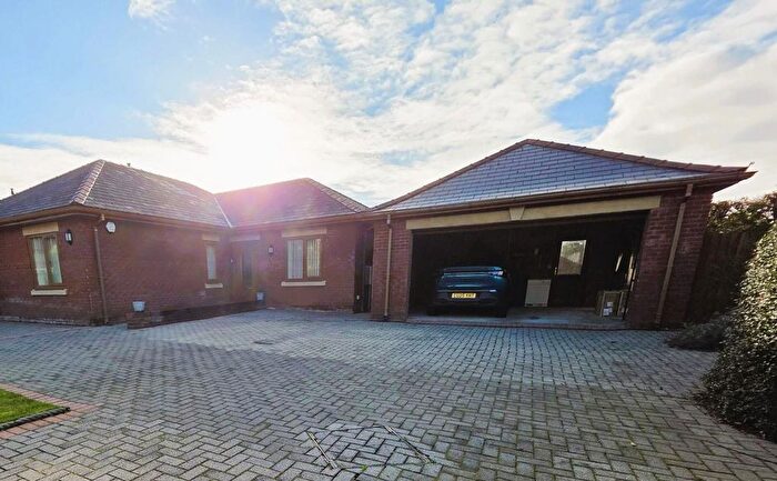 4 Bedroom Detached Bungalow For Sale In Clos Ty Gwyn, Dafen, Llanelli, SA14