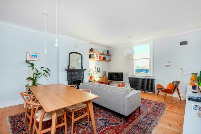 2 Bedroom Apartment To Rent In Lordship Park, London, N16