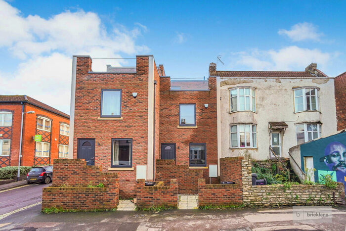 3 Bedroom House To Rent In West Street, Bedminster, BS3
