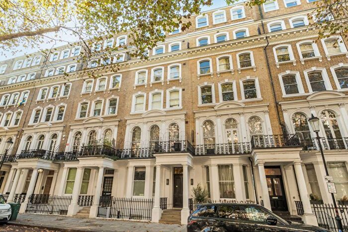 1 Bedroom Flat To Rent In Beaufort Gardens, Sloane Square, London, SW3
