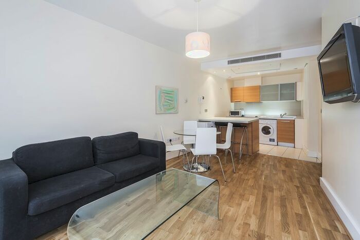 2 Bedroom Flat To Rent In Praed Street, London, W2