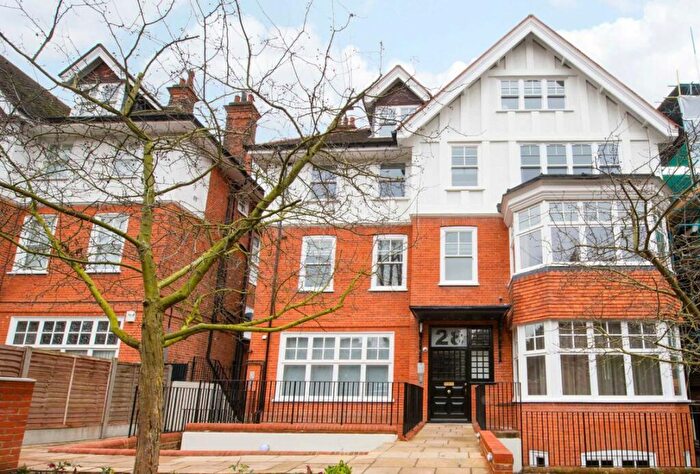 2 Bedroom Flat To Rent In Lyndhurst Road, London, NW3