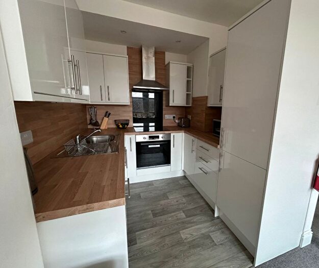 2 Bedroom Flat To Rent In Benvie Road, West End, Dundee, DD2