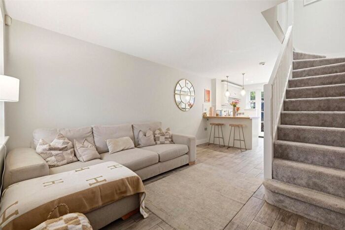 2 Bedroom Cottage For Sale In Crown Road, Billericay, CM11