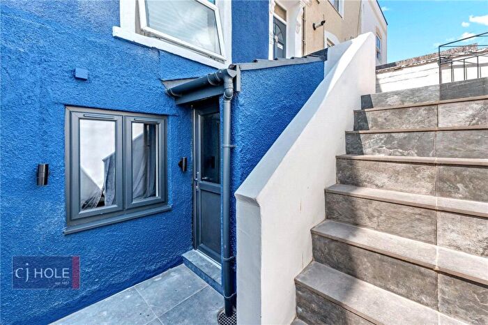 2 Bedroom Apartment To Rent In Walton Street, Easton, Bristol, Somerset, BS5