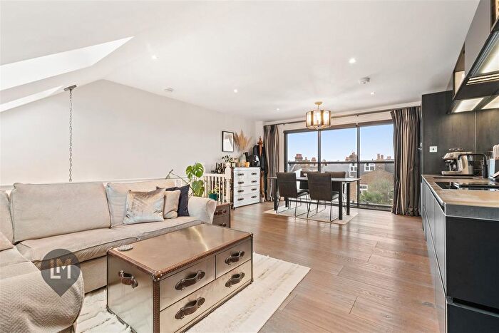 3 Bedroom Flat For Sale In Heythorp Street, London, SW18