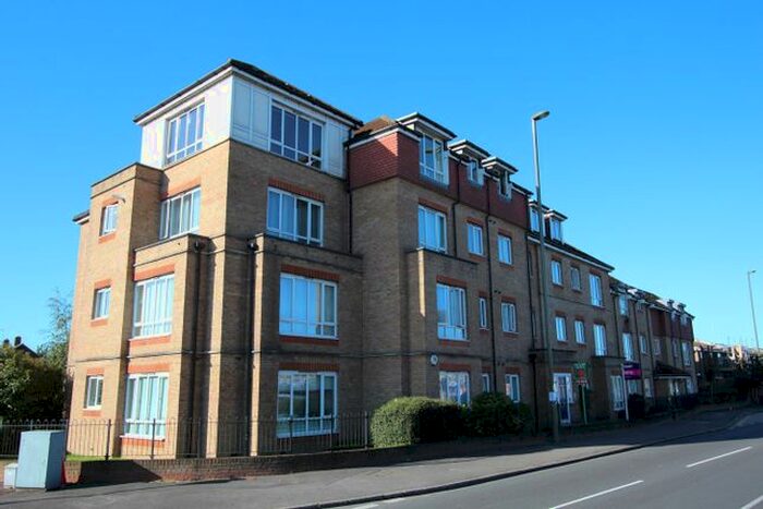 2 Bedroom Flat To Rent In Staines Road West, Ashford, TW15
