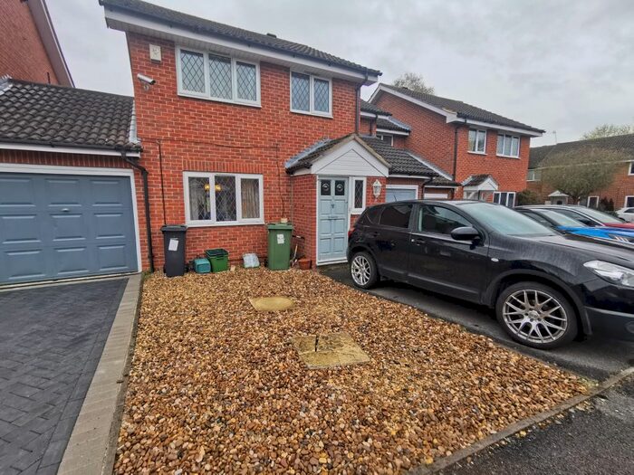 3 Bedroom Semi-Detached House To Rent In Ferguson Place, Abingdon, OX14