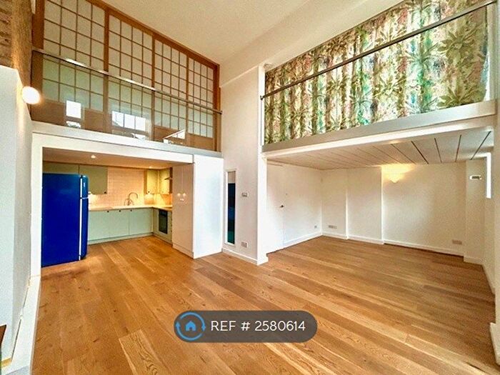 2 Bedroom Flat To Rent In Oldfield Road, London, N16